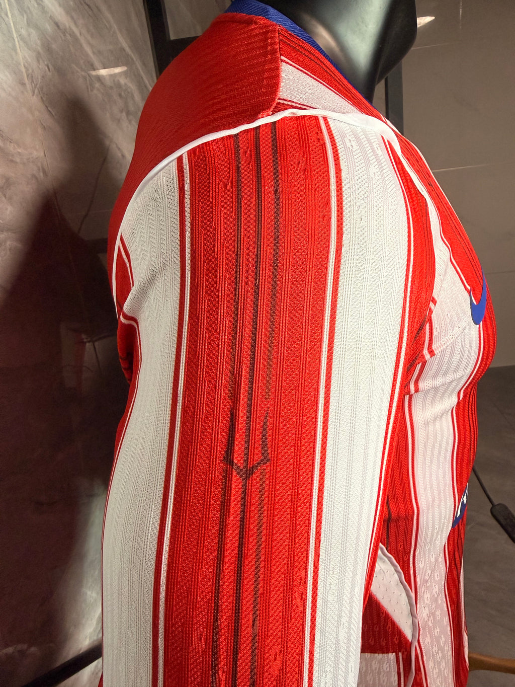 Atletico Madrid 2026/27 Red and White Home Long-Sleeve Shirt — Player Version — photo 8