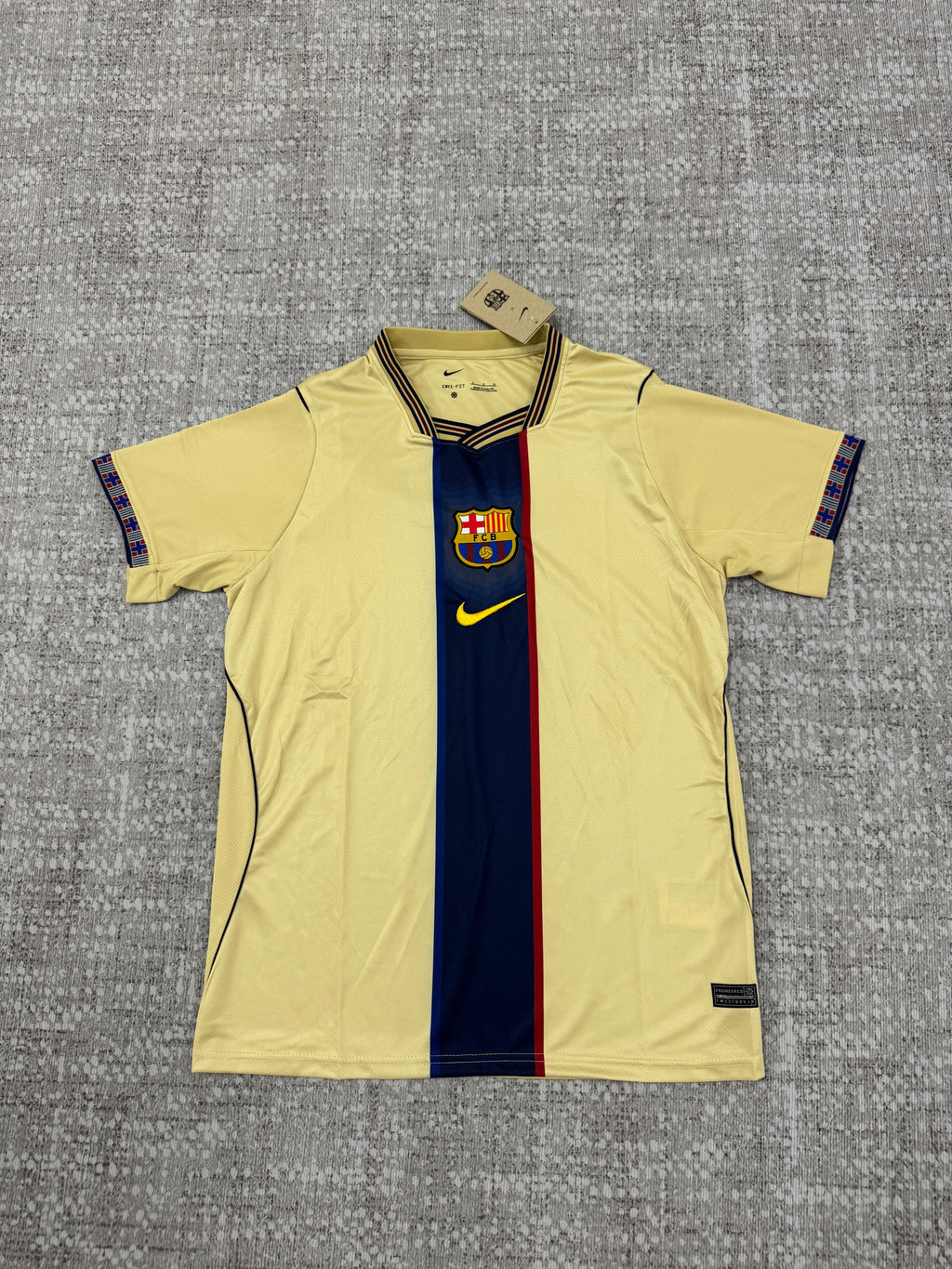 Barcelona 2026/27 Ochre Retro-Style Shirt — Retro Version — photo 2