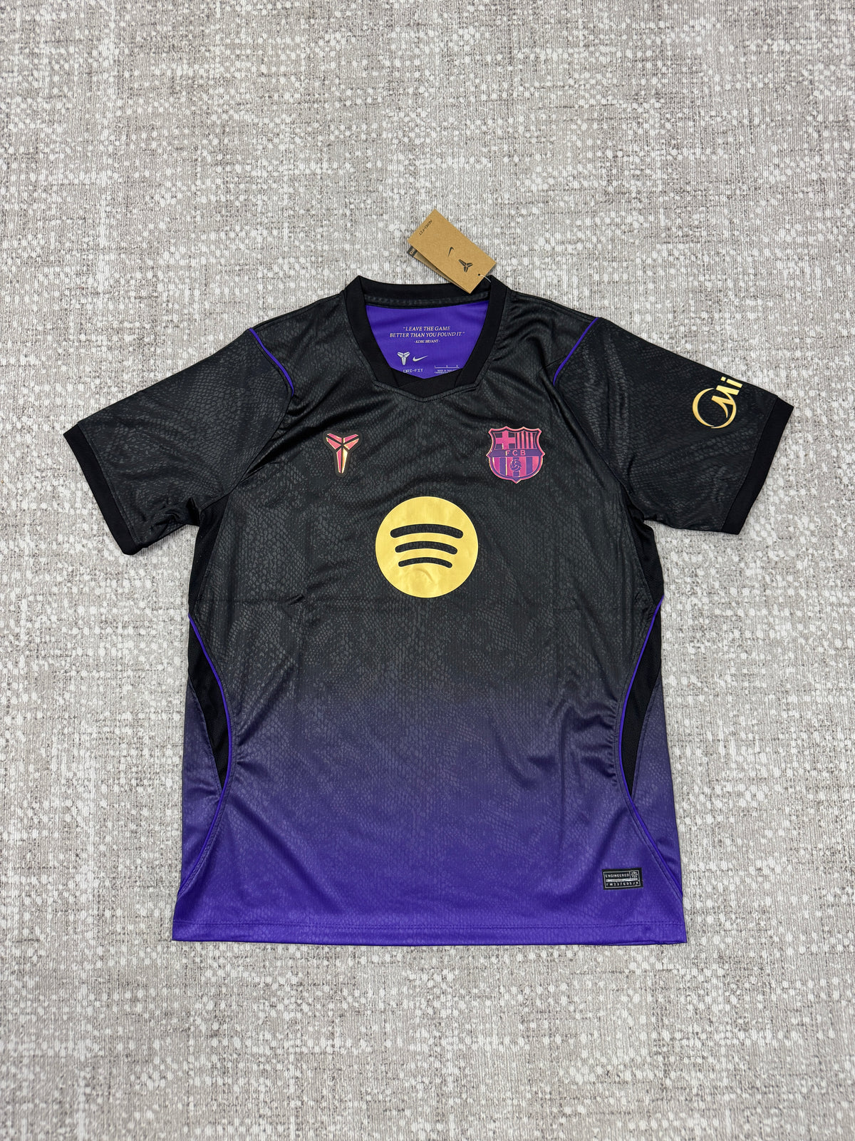 Barcelona Away Shirt — Fan Version — photo 1
