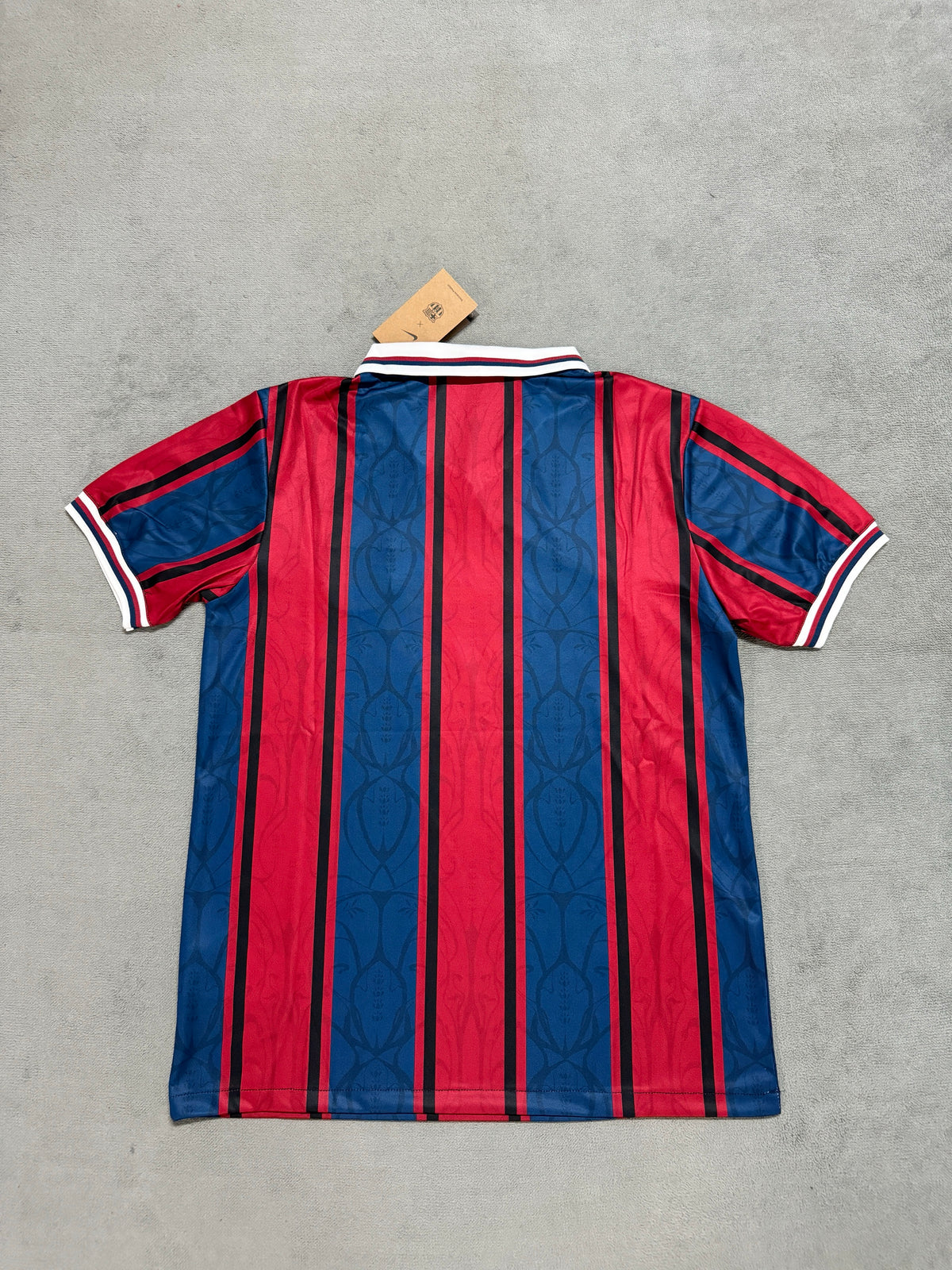 FC Barcelona 2025/26 125th Anniversary Embroidered Fan Shirt — photo 3