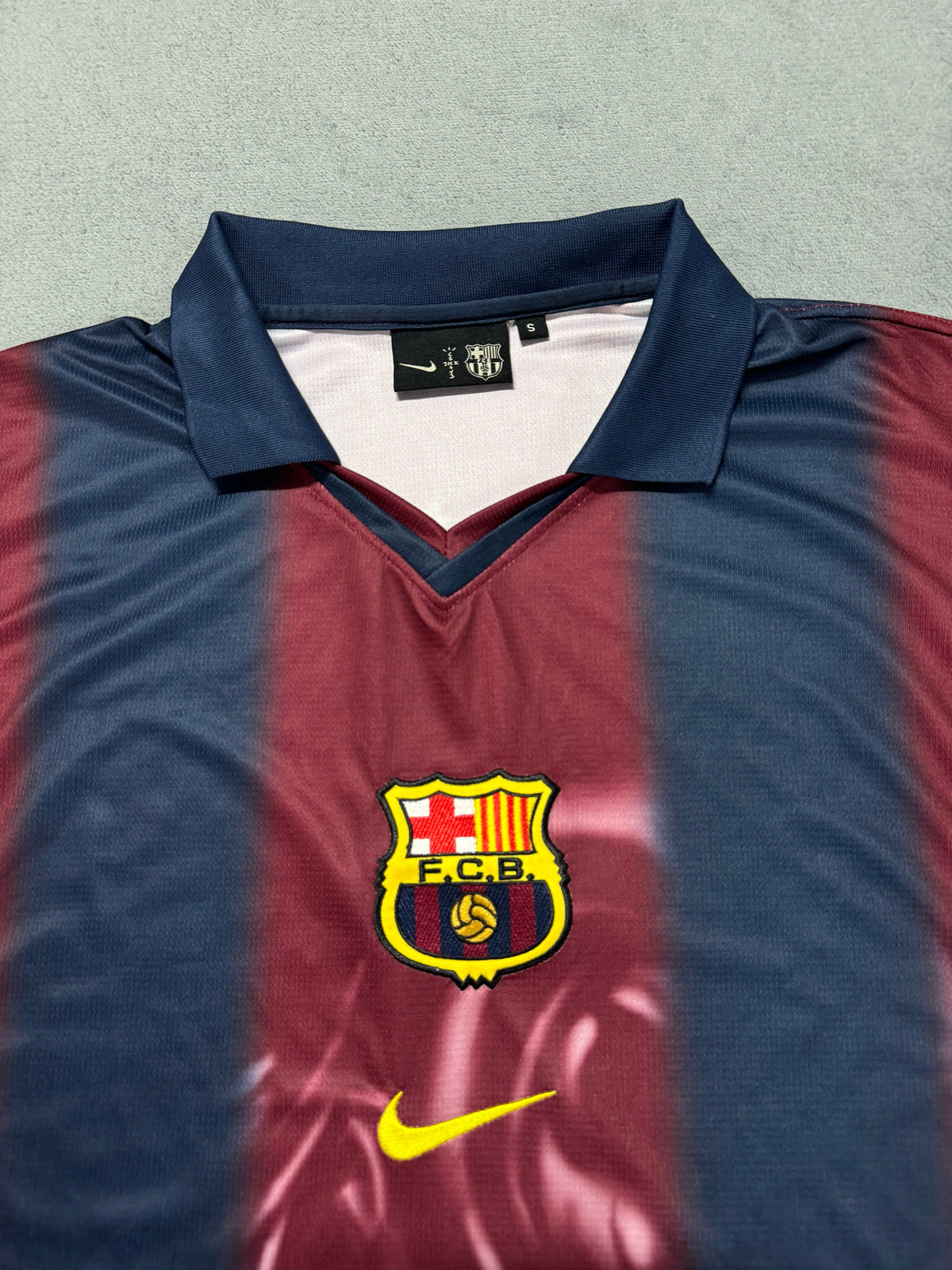 FC Barcelona 2025/26 Burgundy and Navy Retro Collaboration Shirt — photo 1