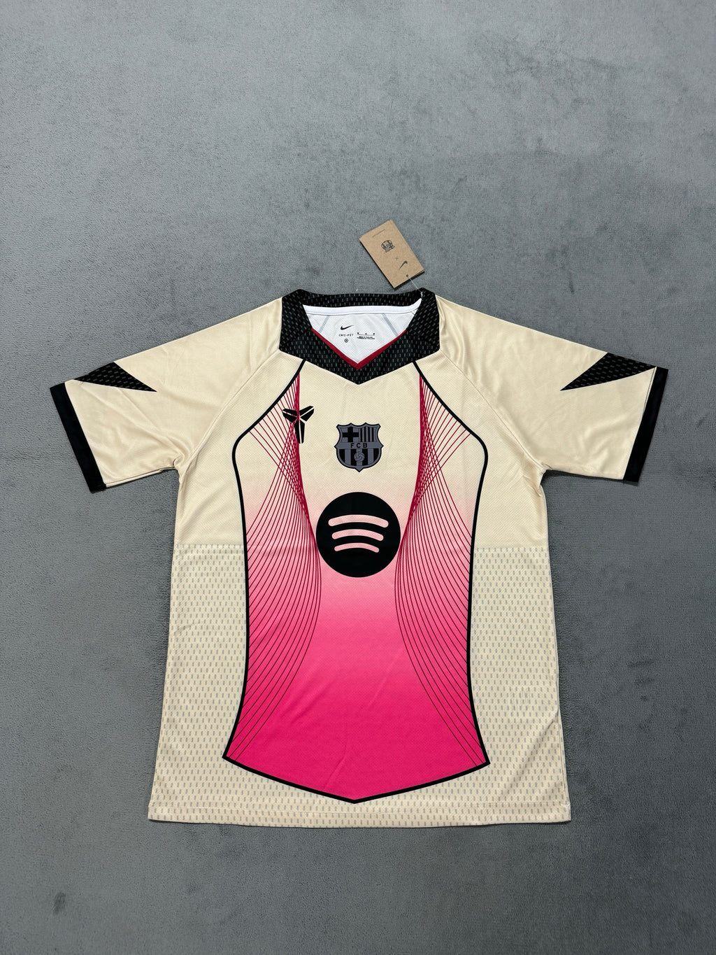 FC Barcelona 2025/26 Cream and Pink Pre-Match Training Shirt — photo 2