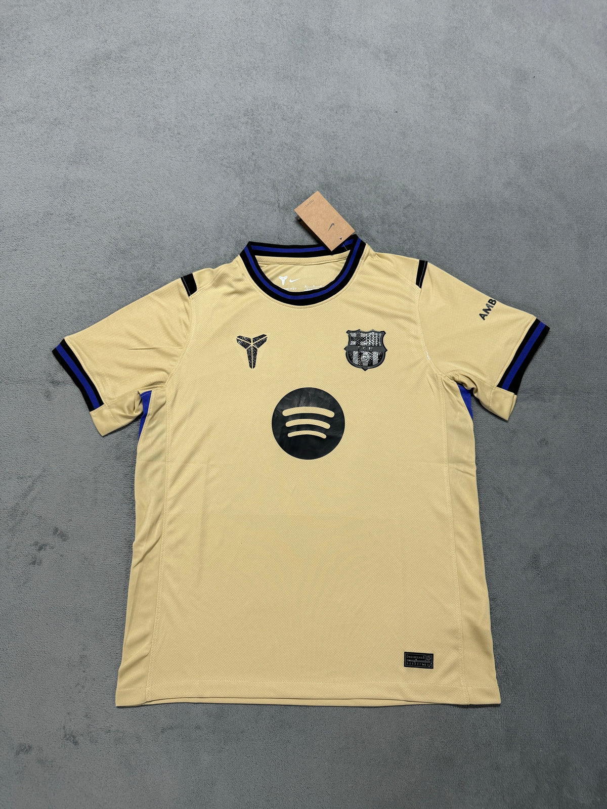FC Barcelona 2025/26 Gold Away Shirt — Fan Version — photo 2
