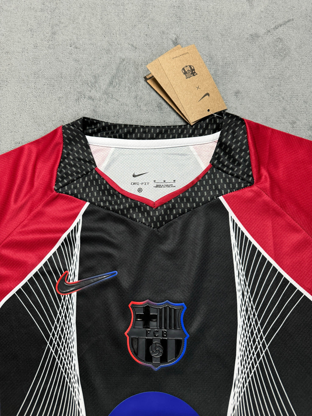 FC Barcelona 2025/26 Red and Black Pre-Match Training Shirt — photo 1