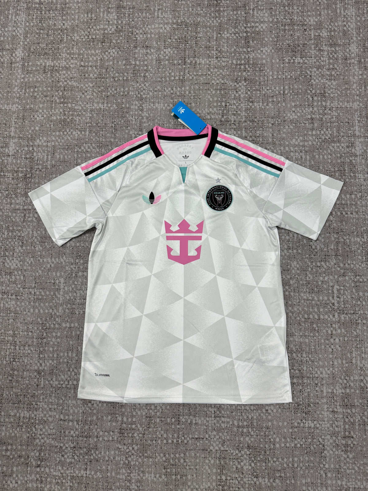 Inter Miami 2026/27 Silver Third Shirt with Star — Fan Version — photo 2