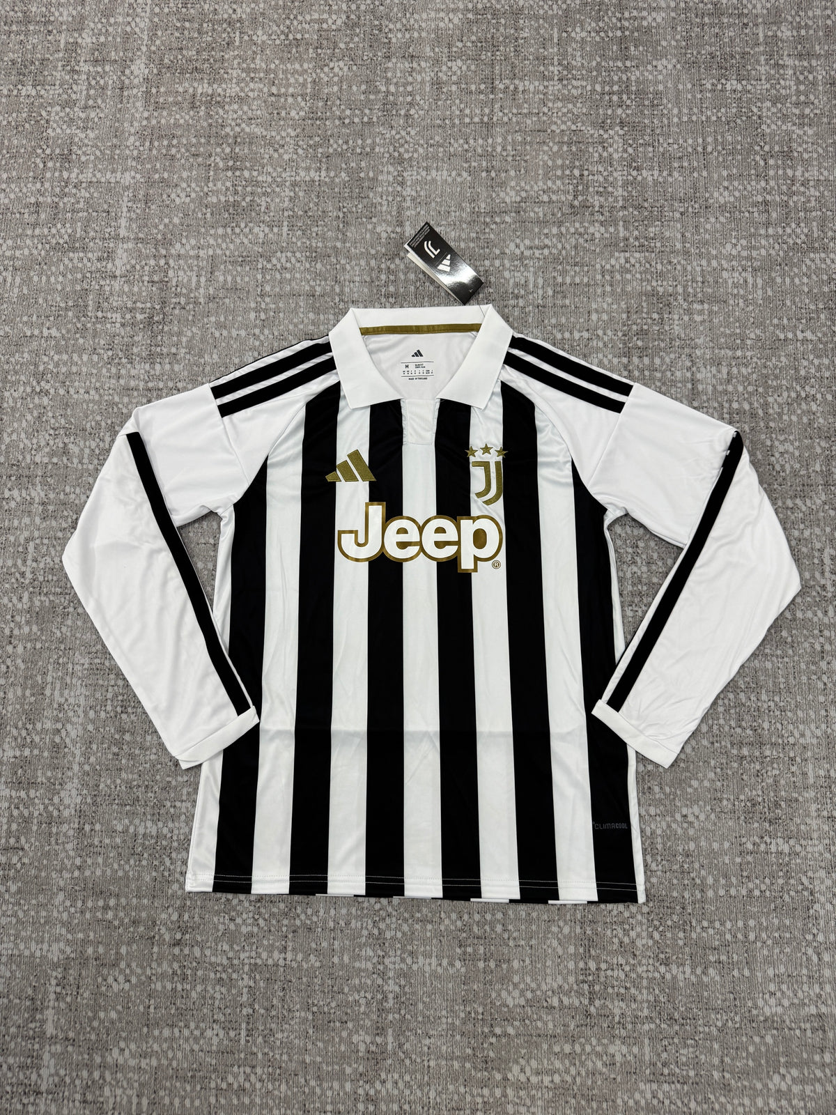 Juventus 2026/27 Black and White Long-Sleeve Home Shirt — Fan Version — photo 2