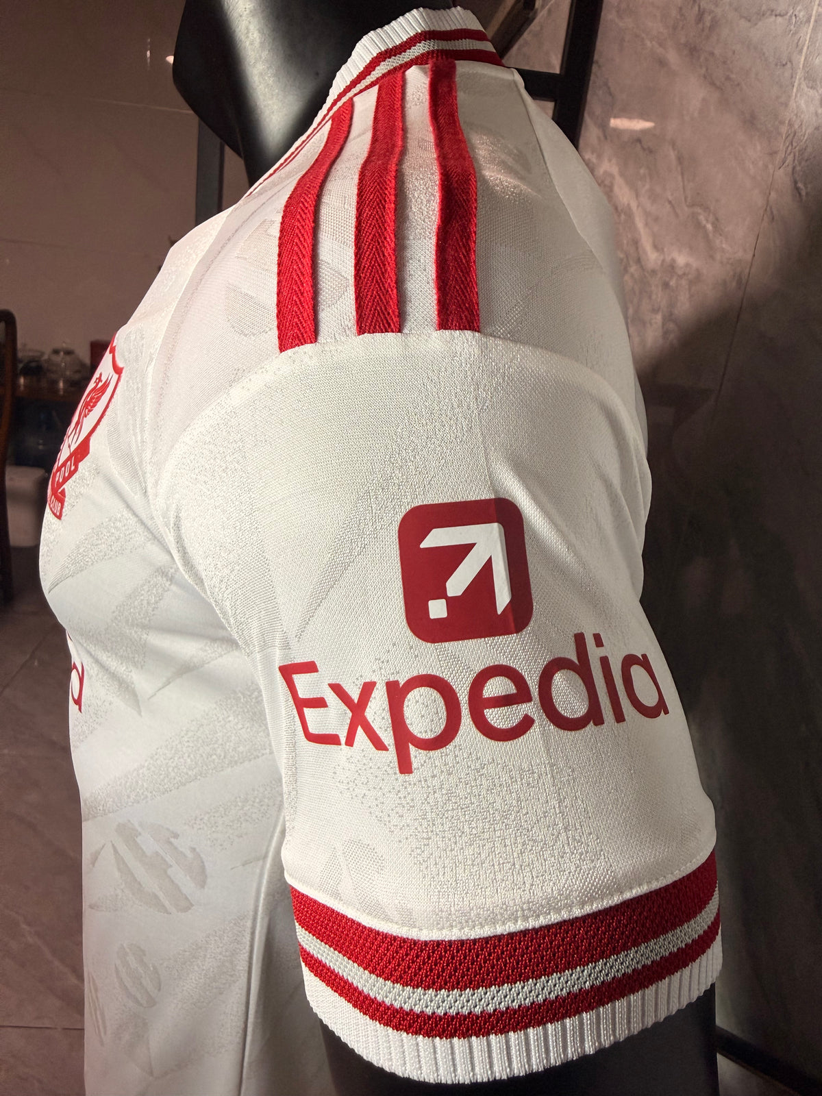 Liverpool 2026/27 White Away Shirt — Player Version — photo 10