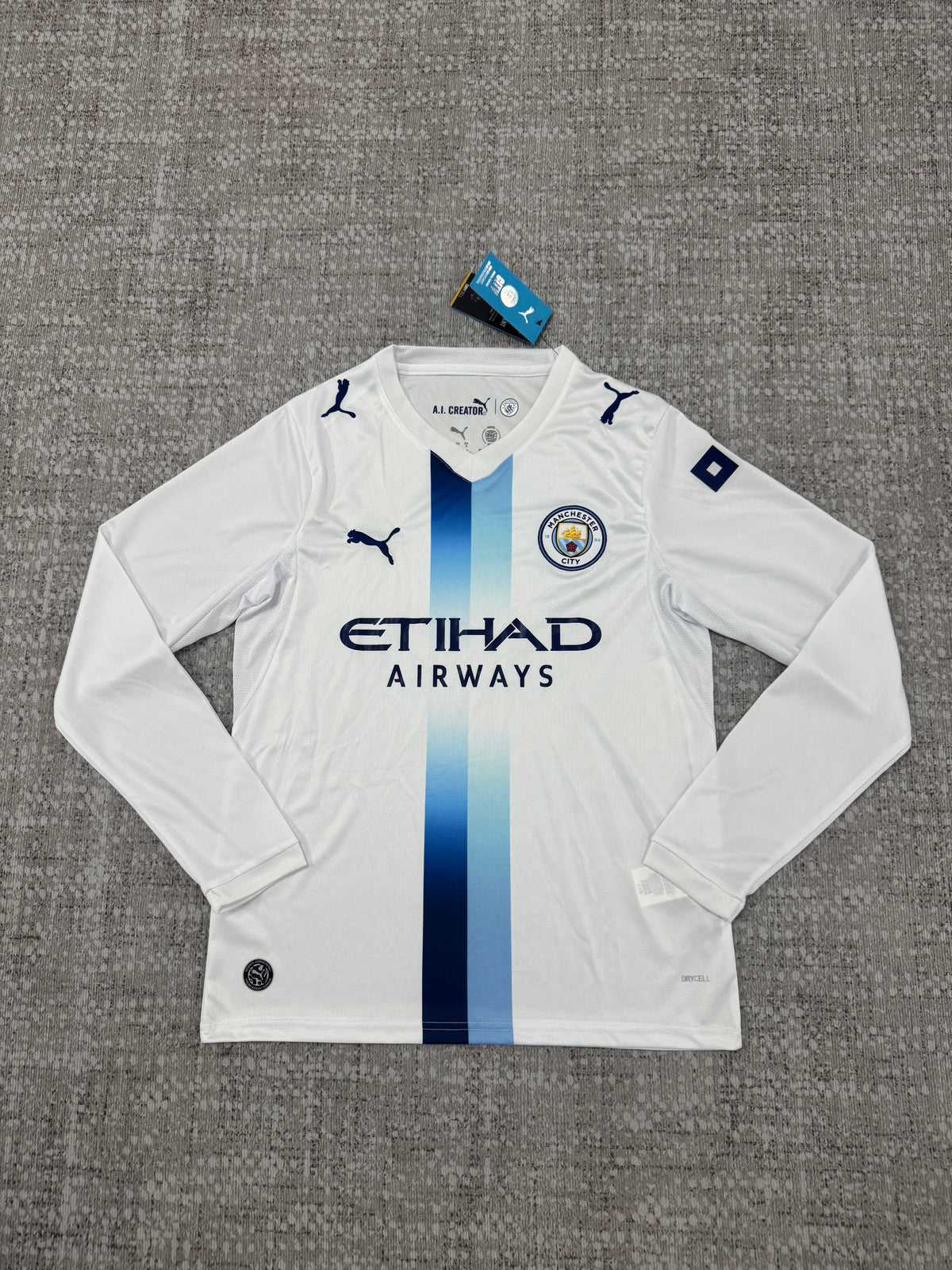 Manchester City 2026/27 White Long-Sleeve Third Shirt — Fan Version — photo 2