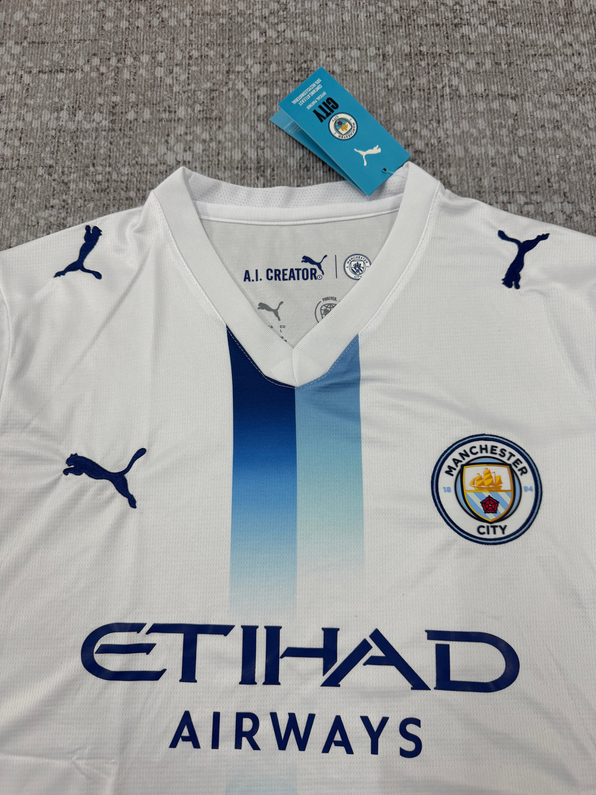 Manchester City 2026/27 White Third Shirt — Fan Version — photo 3