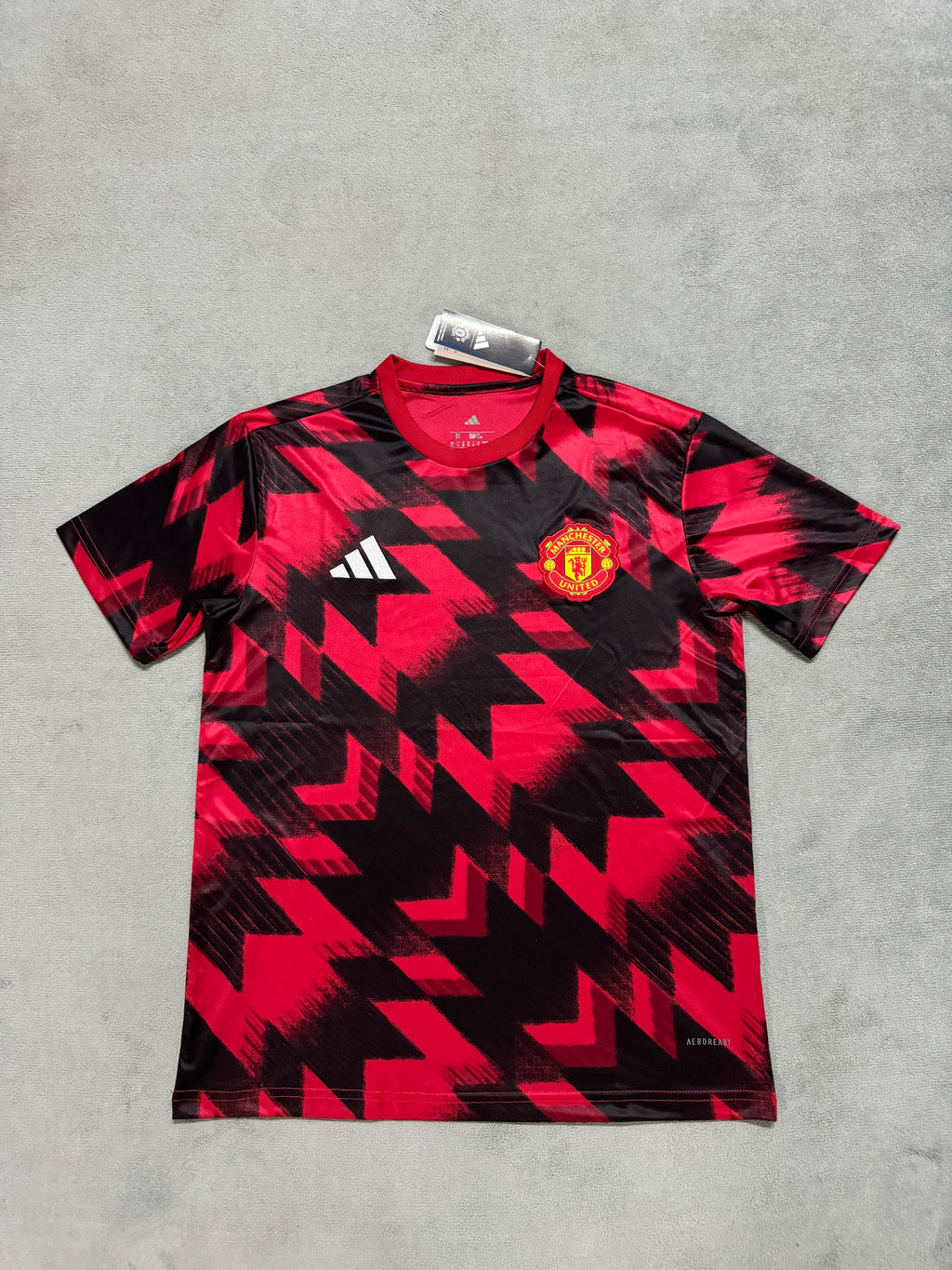 Manchester United 2025/26 Red and Black Training Shirt — photo 2
