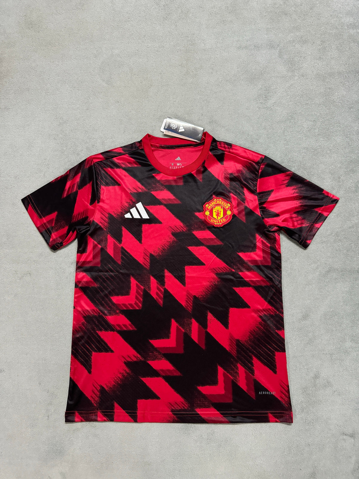 Manchester United 2025/26 Red and Black Training Shirt — photo 2