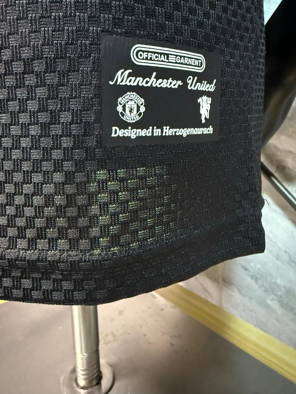 Manchester United 2026/27 Black and Red Polo Training Shirt — photo 5