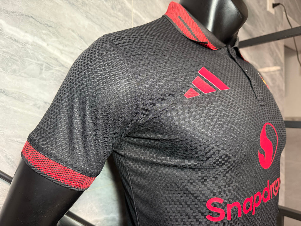 Manchester United 2026/27 Black and Red Polo Training Shirt — photo 6