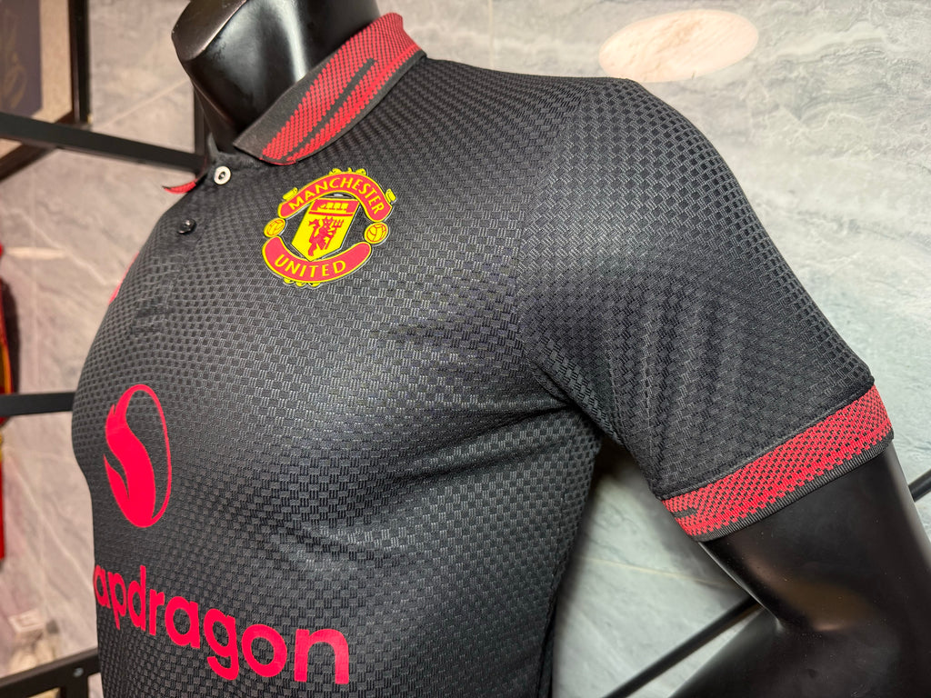 Manchester United 2026/27 Black and Red Polo Training Shirt — photo 7