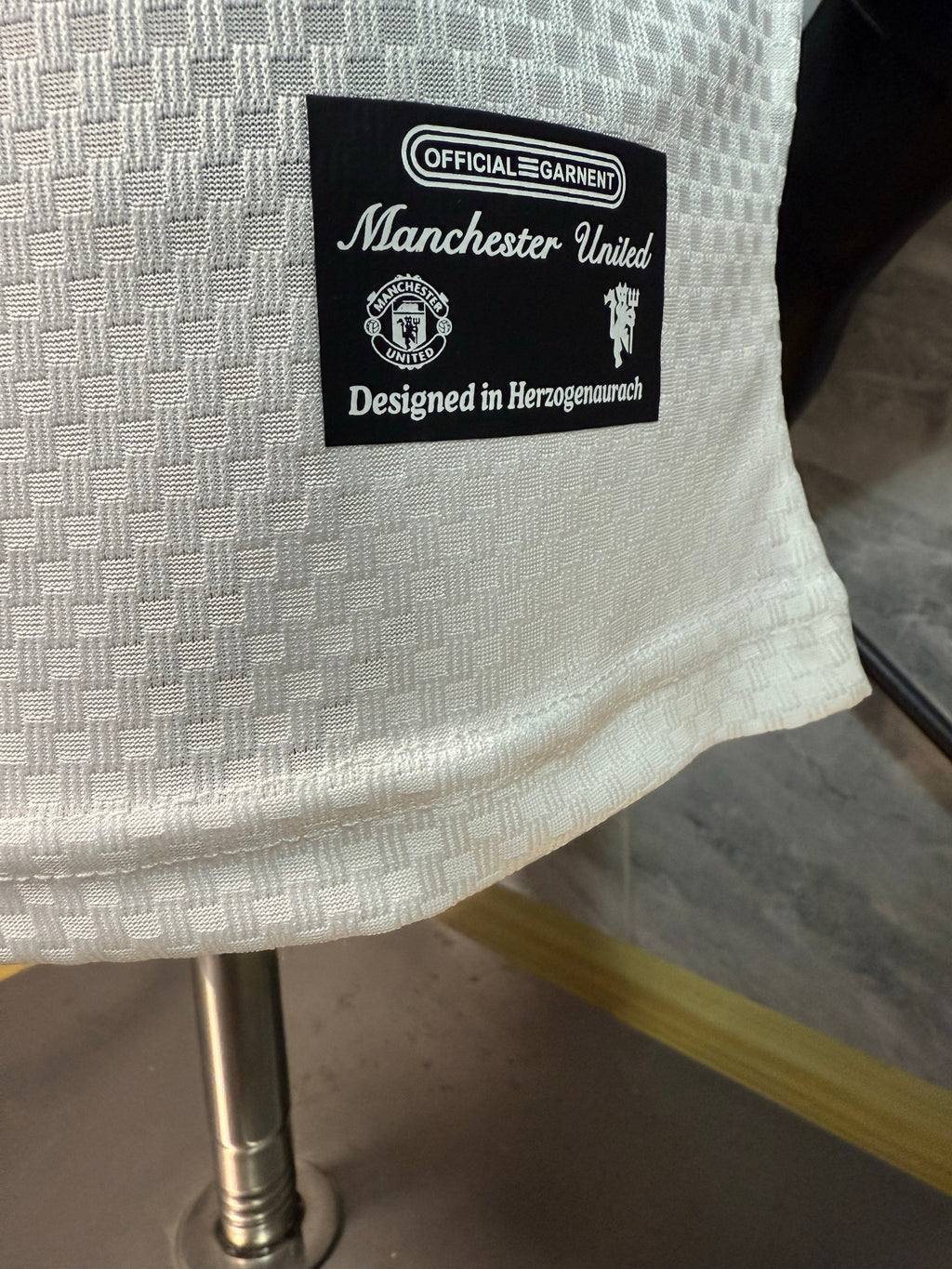 Manchester United 2026/27 White and Red Polo Training Shirt — photo 5
