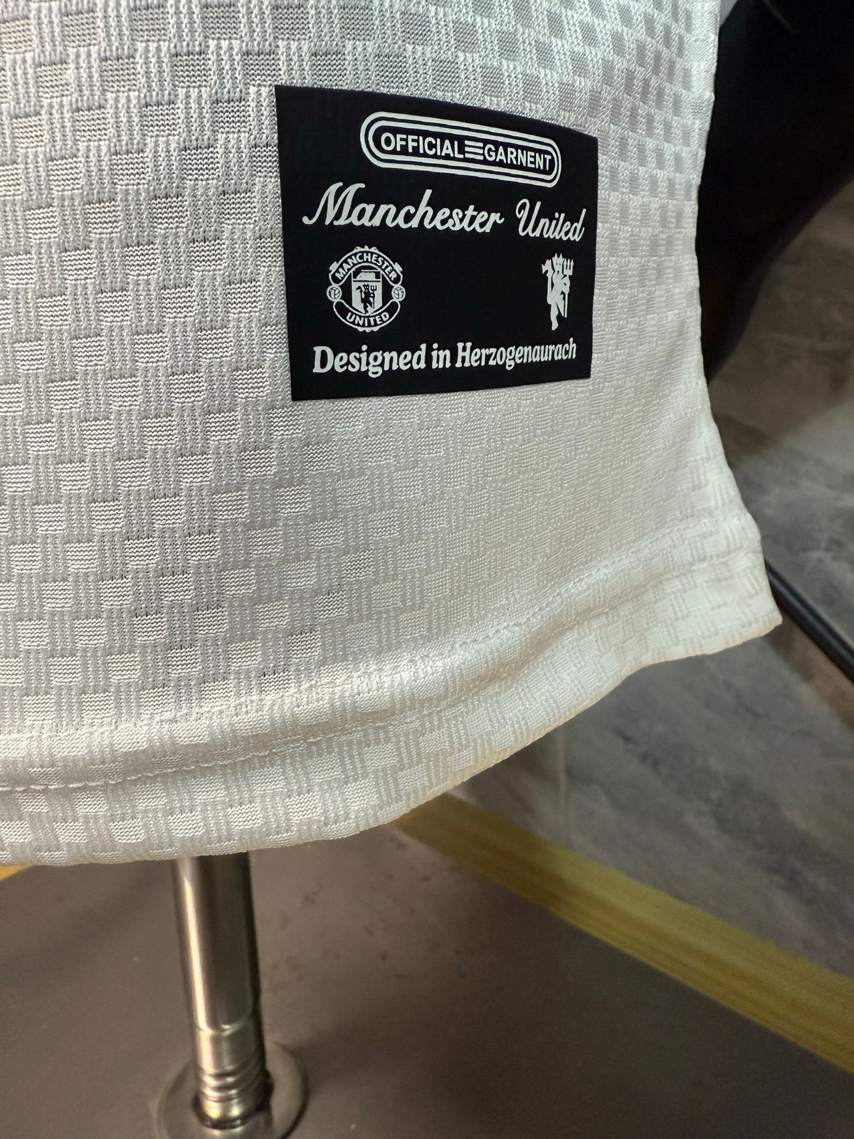 Manchester United 2026/27 White and Red Polo Training Shirt — photo 5