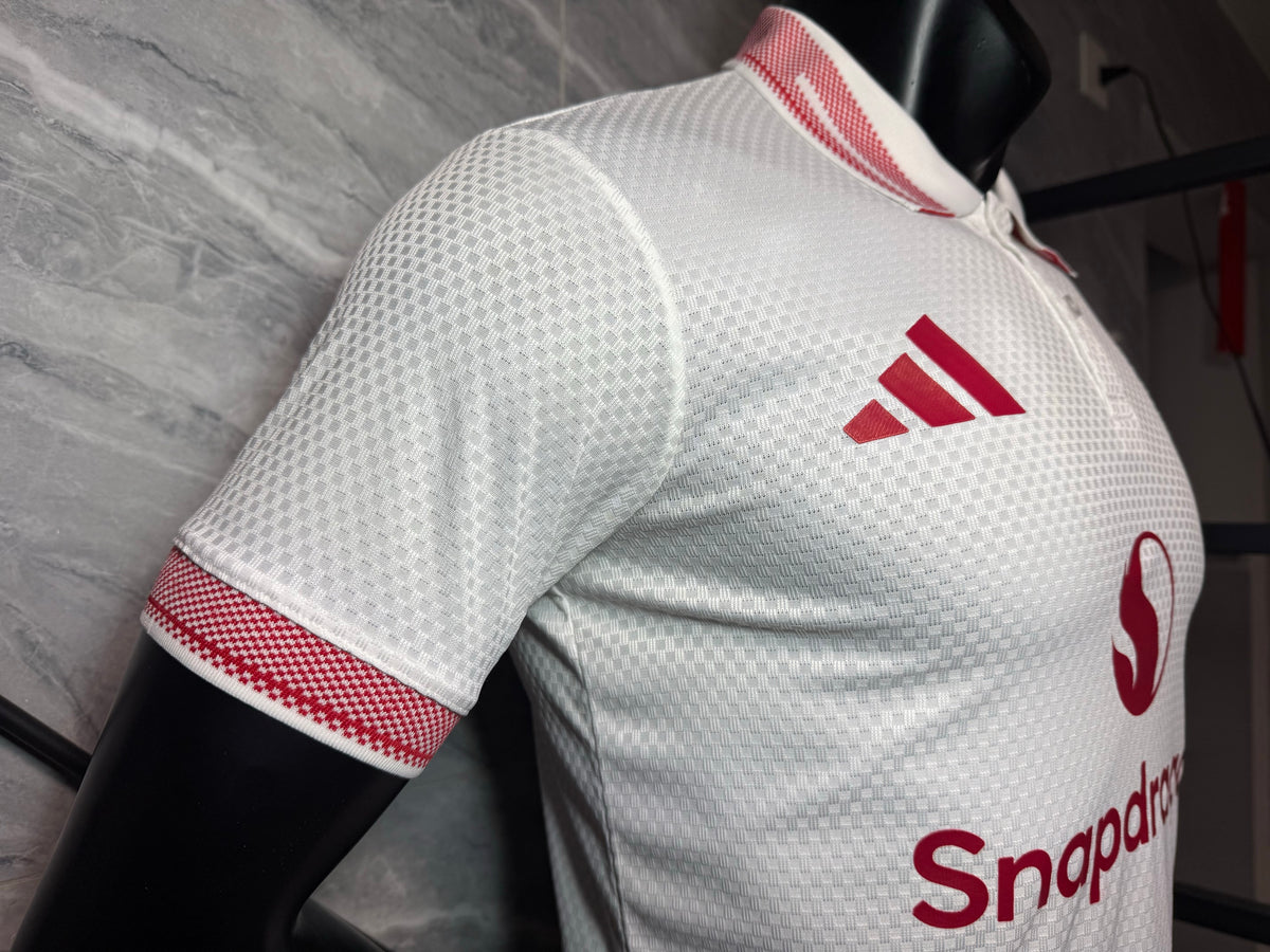 Manchester United 2026/27 White and Red Polo Training Shirt — photo 6
