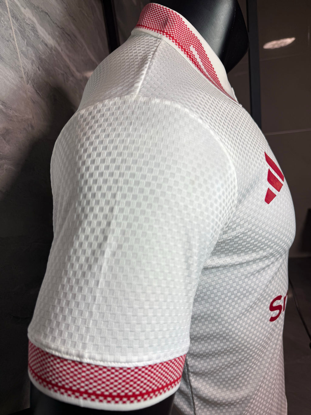 Manchester United 2026/27 White and Red Polo Training Shirt — photo 8