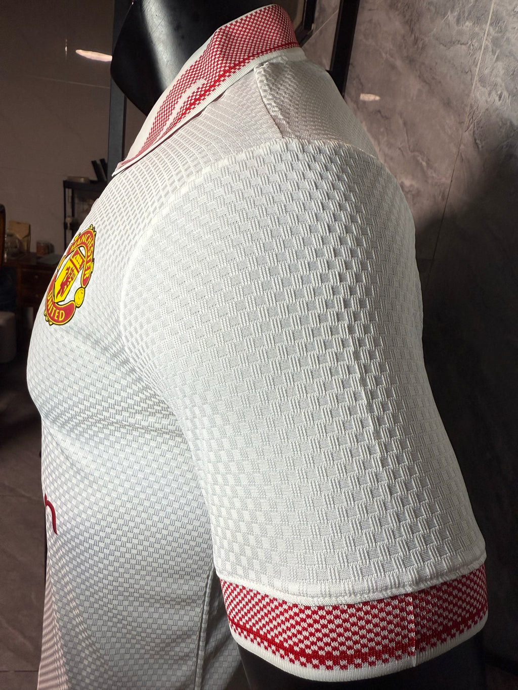 Manchester United 2026/27 White and Red Polo Training Shirt — photo 9