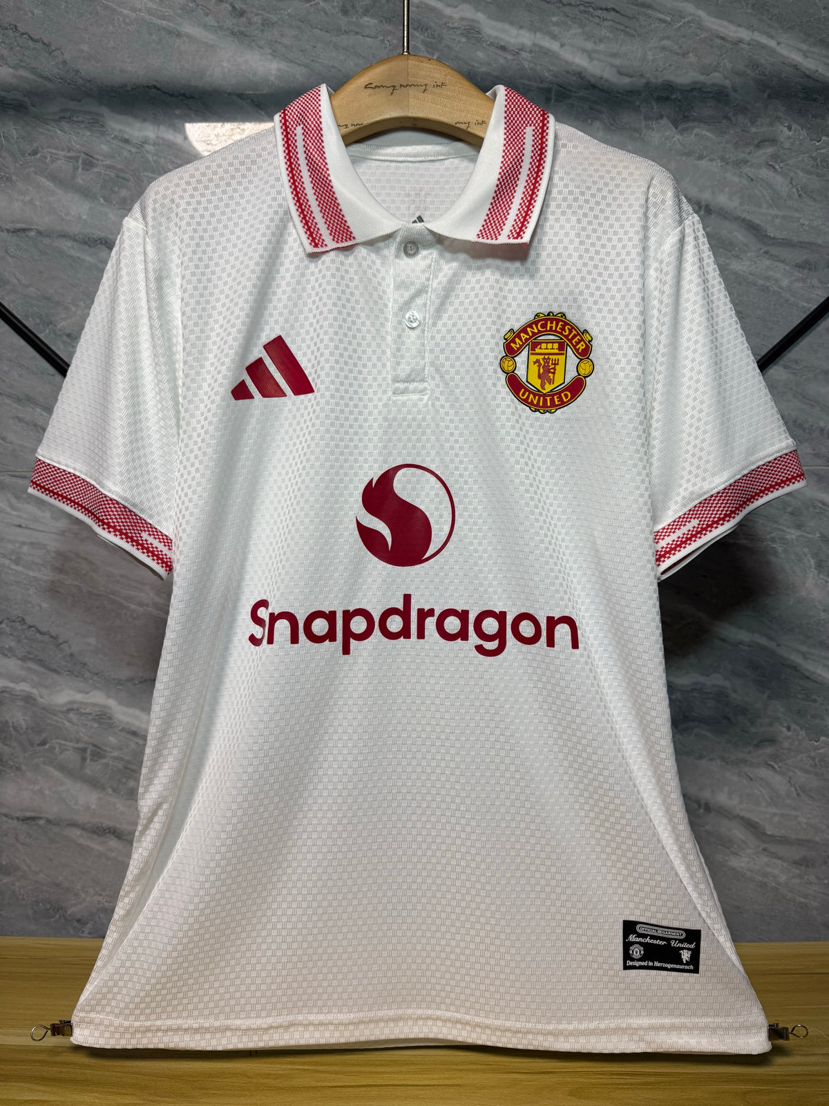 Manchester United 2026/27 White and Red Polo Training Shirt — photo 11