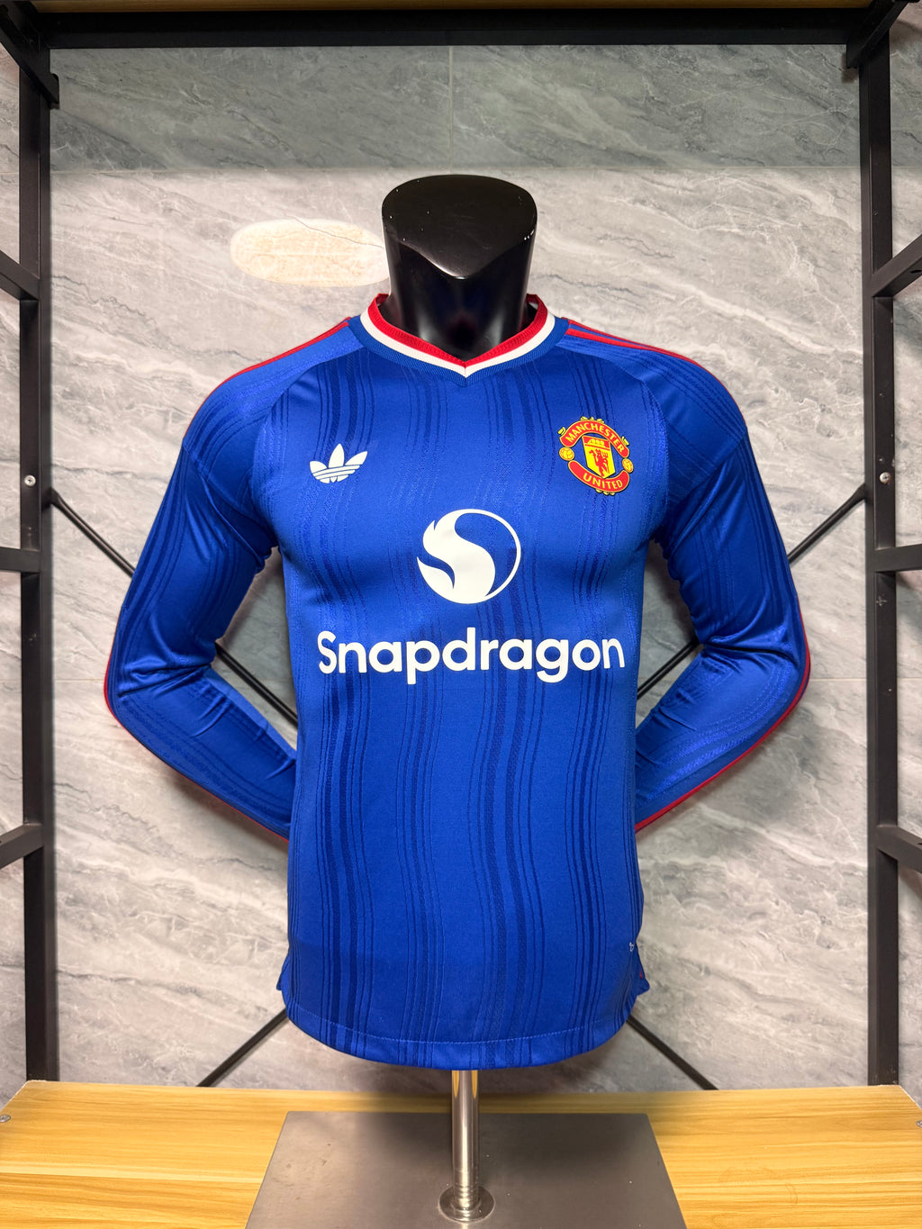 Manchester United 2026/27 Away Long-Sleeve Shirt — Player Version — photo 1