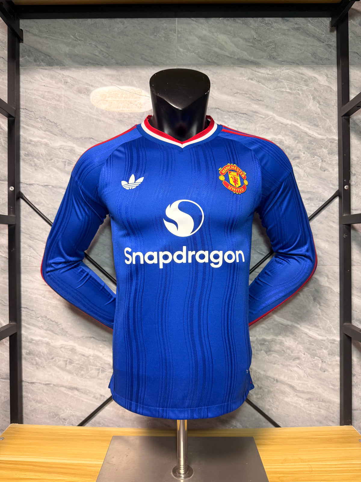 Manchester United 2026/27 Away Long-Sleeve Shirt — Player Version — photo 1