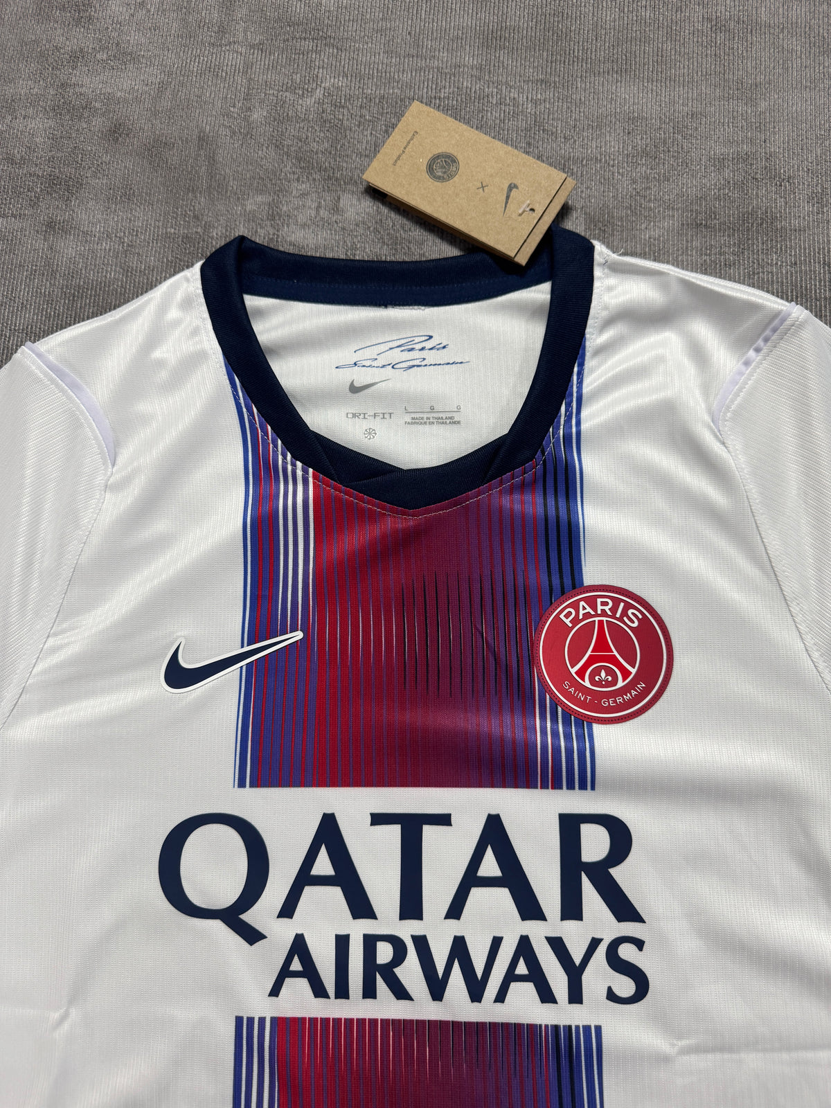 Paris Saint-Germain 2026/27 White Away Shirt — Fan Version — photo 1