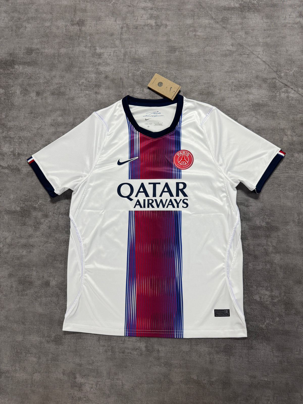 Paris Saint-Germain 2026/27 White Away Shirt — Fan Version — photo 2