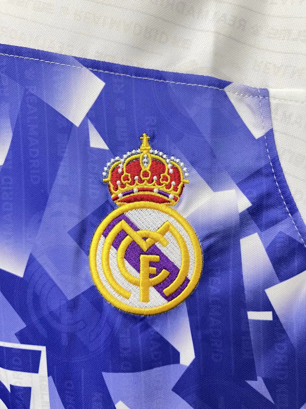 Real Madrid 1996/97 Third Shirt — Retro Version — photo 4