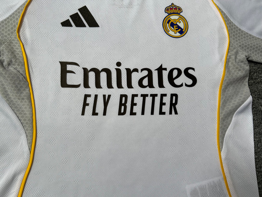 Real Madrid 2025/26 White Home Kids Set — Player Version — photo 2