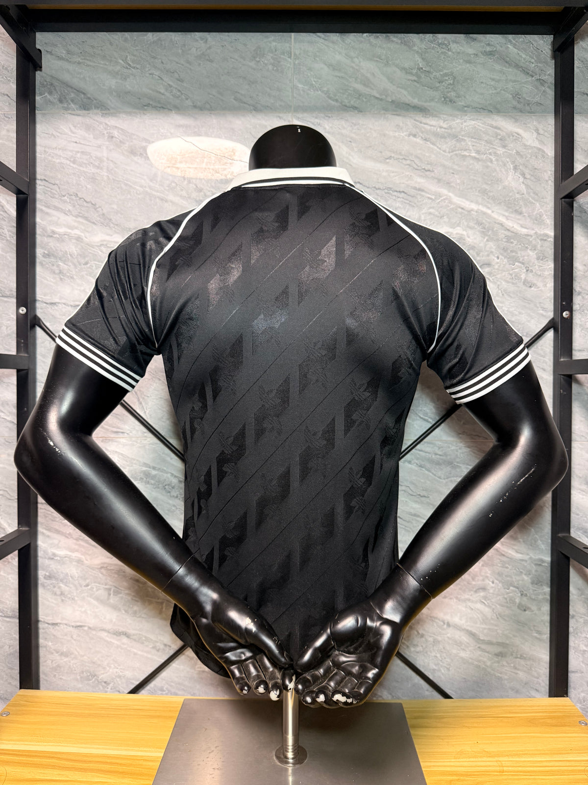 Real Madrid 2026/27 Black Retro Shirt — Player Version — photo 4