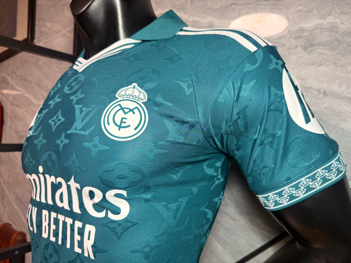 Real Madrid 2026/27 Green Monogram Special Edition Shirt — Player Version — photo 9