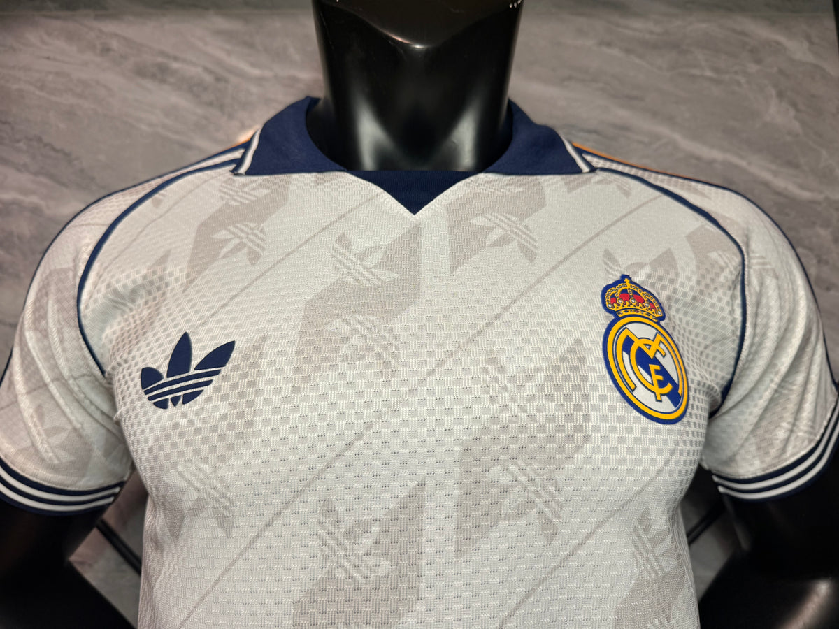 Real Madrid 2026/27 White and Grey Retro Shirt — Player Version — photo 5
