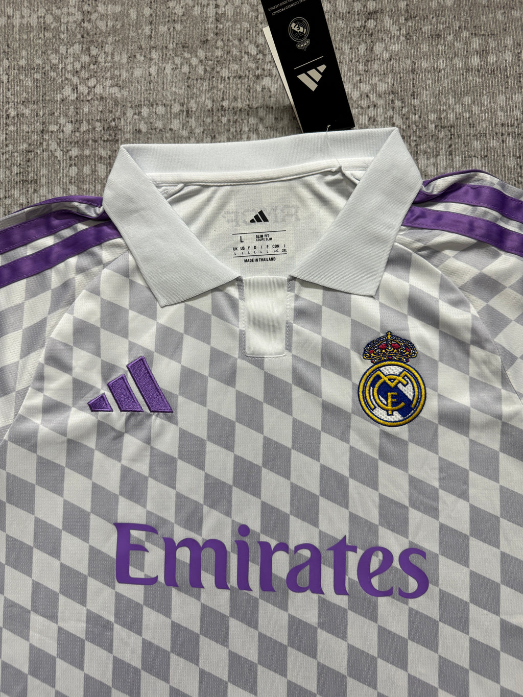 Real Madrid 2027/28 Grey and White Shirt — Fan Version — photo 1