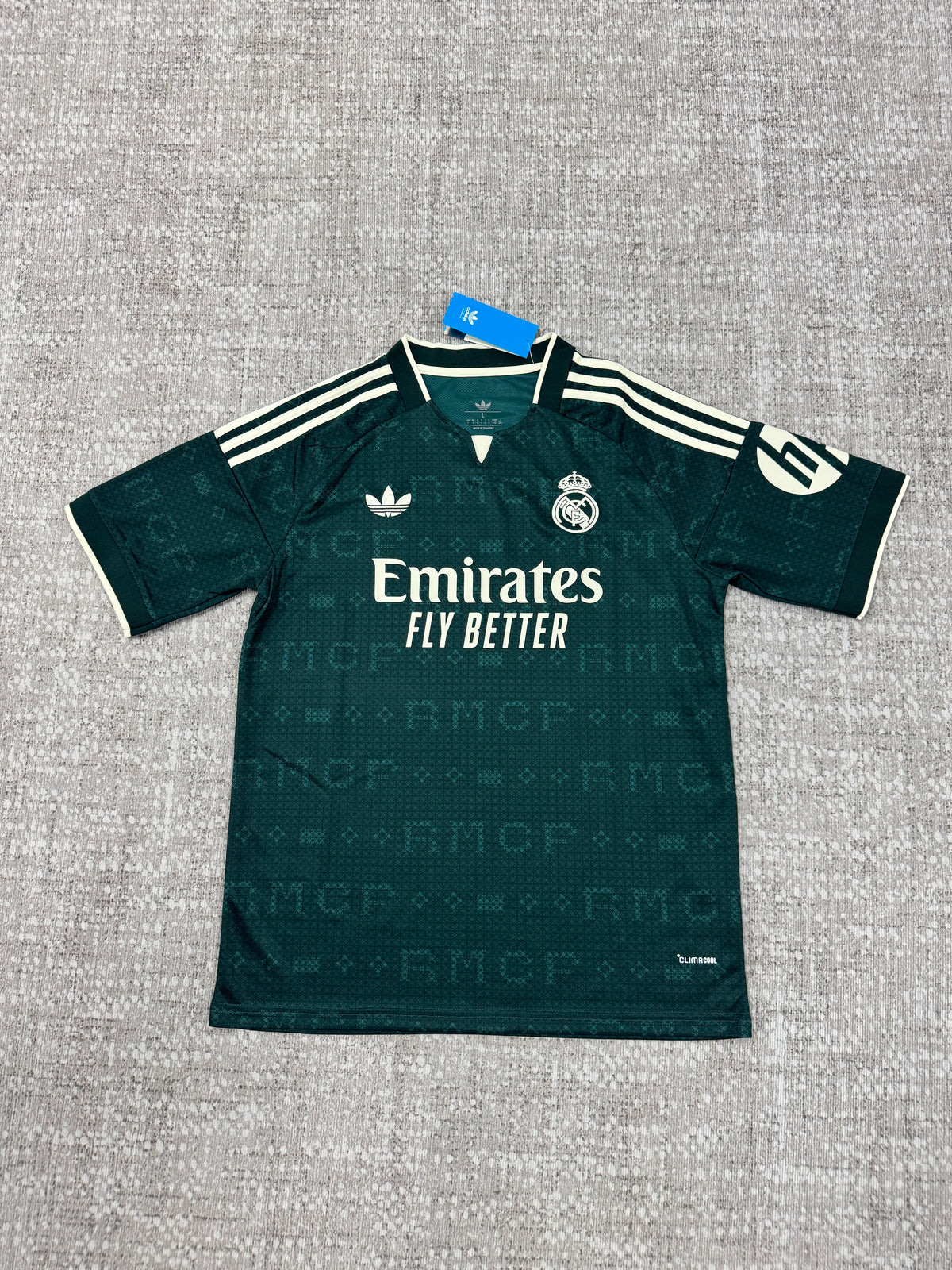 Real Madrid Away Shirt — Fan Version — photo 1