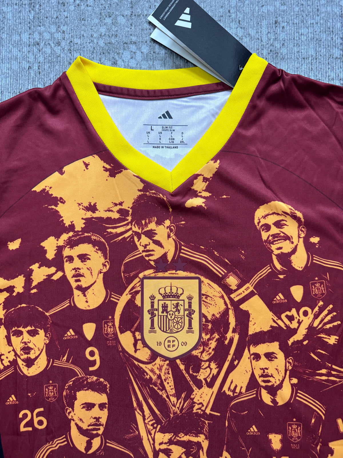 Spain 2026 Burgundy and Gold Commemorative Graphic Shirt — Fan Version — photo 1