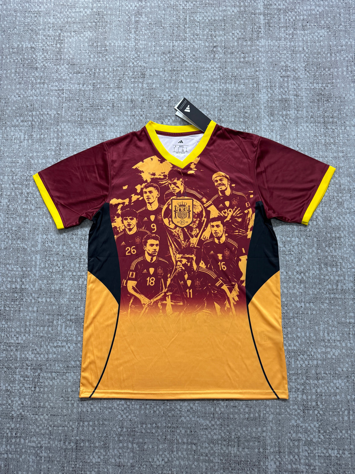 Spain 2026 Burgundy and Gold Commemorative Graphic Shirt — Fan Version — photo 2
