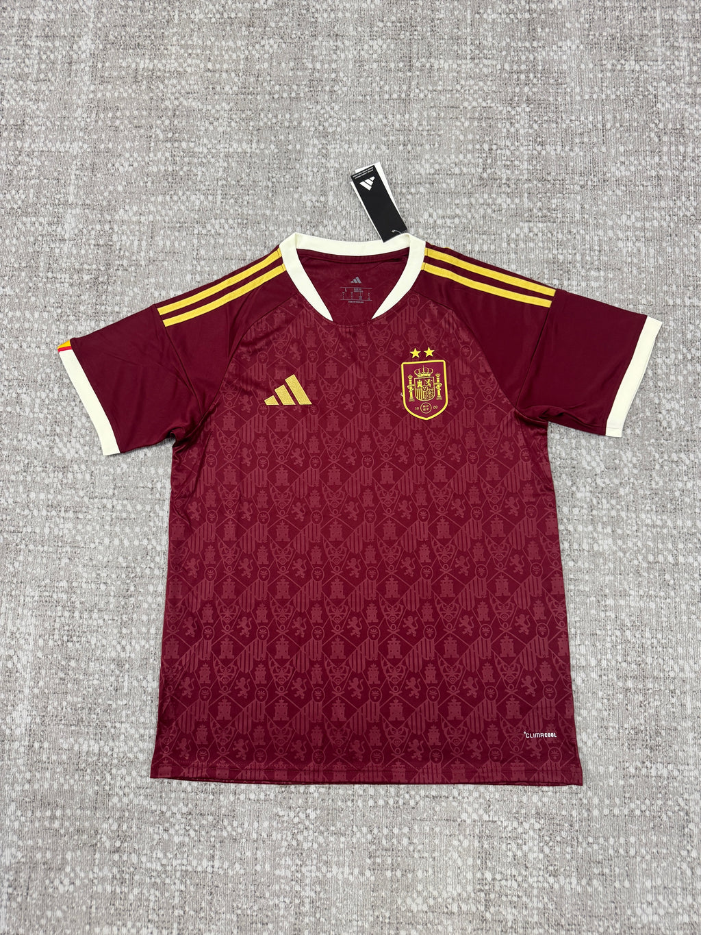 Spain 2026 Burgundy and Gold Special-Edition Shirt — Fan Version — photo 2