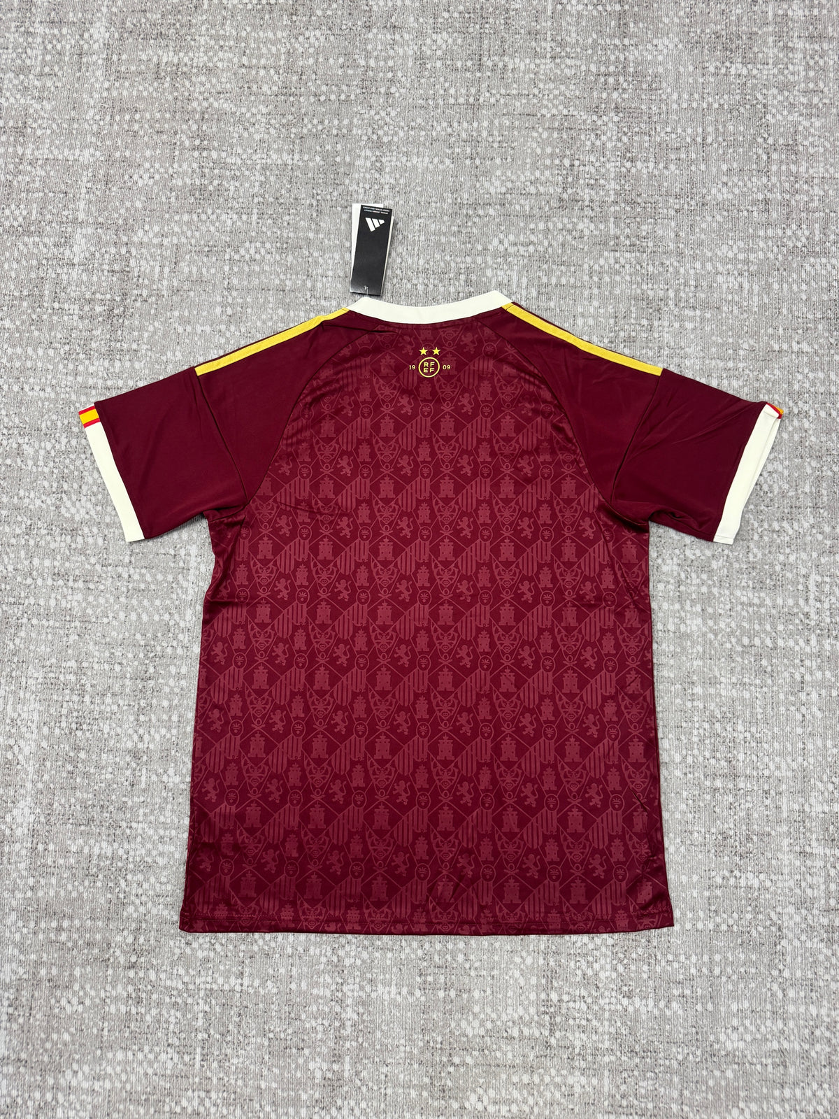 Spain 2026 Burgundy and Gold Special-Edition Shirt — Fan Version — photo 3