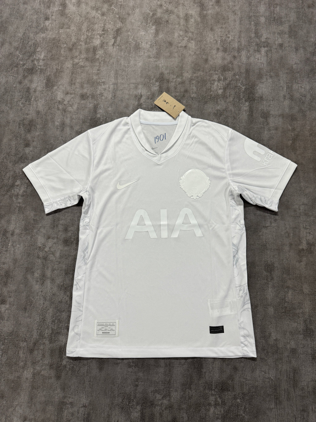 Tottenham Hotspur 2025/26 125th Anniversary Shirt — Fan Version — photo 1